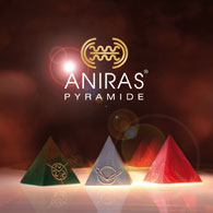 Aniras pyramide Bild